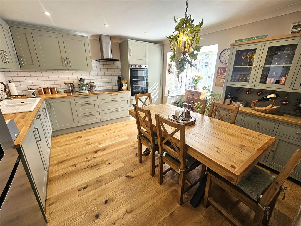 Property photo 2 of 22 Kitchen Diner.Jpg