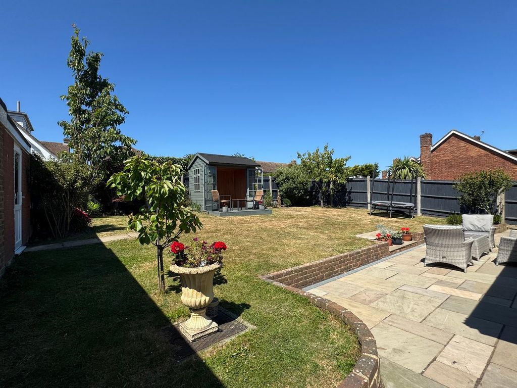 Property photo 2 of 31