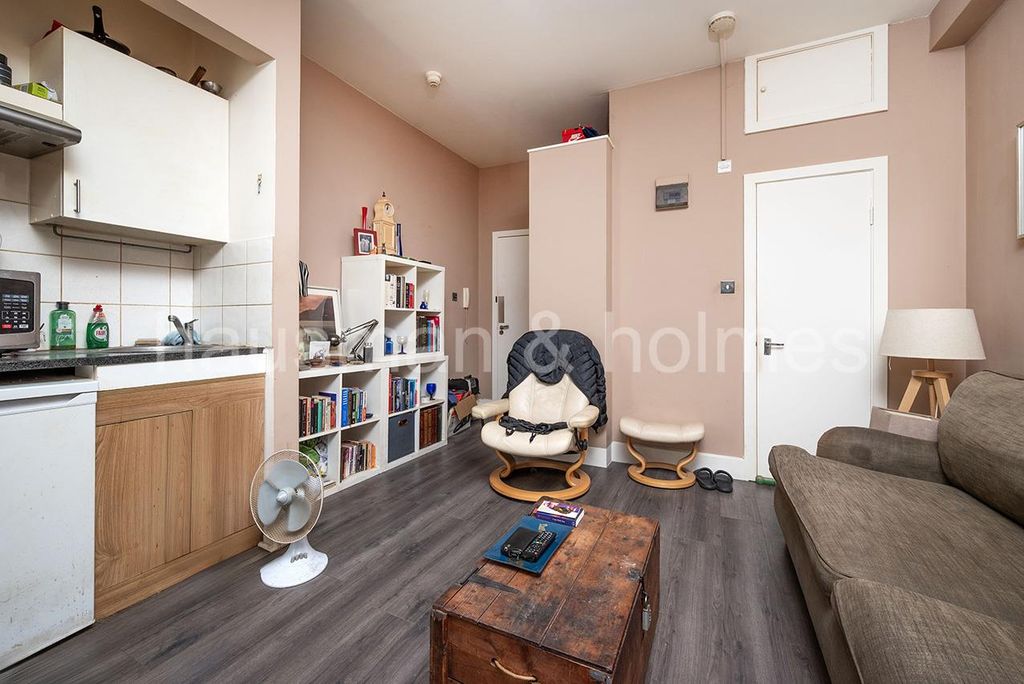 Property photo 2 of 16 W06.Jpg