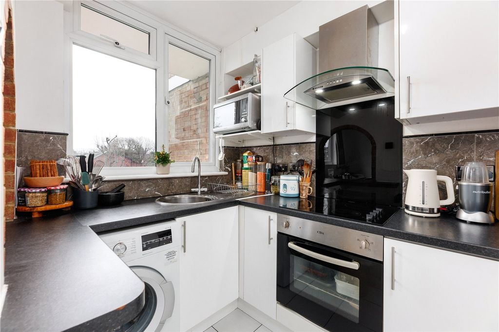 Property photo 3 of 10 Picture No. 05