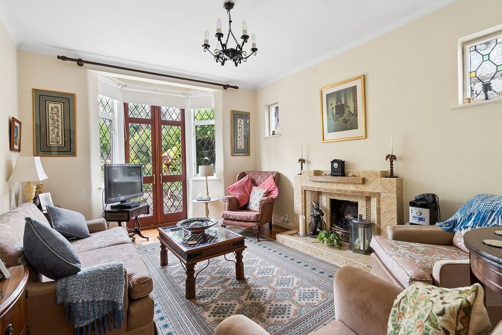Property photo 2 of 18