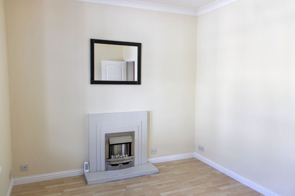 Property photo 3 of 9 Photo 6