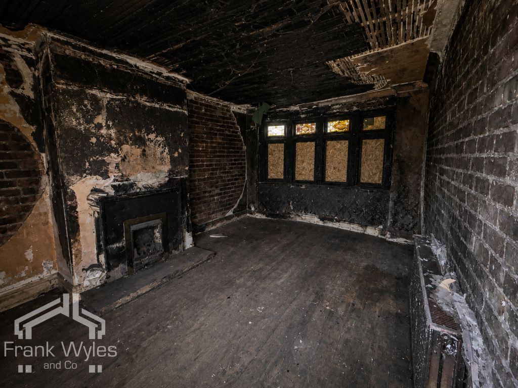 Property photo 3 of 12