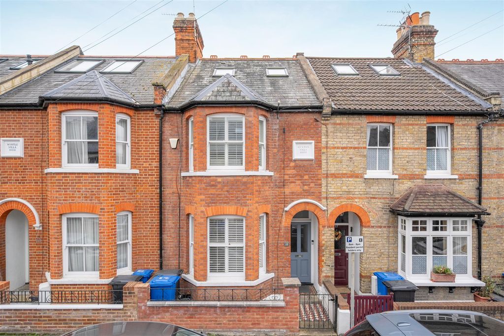 Property photo 1 of 11