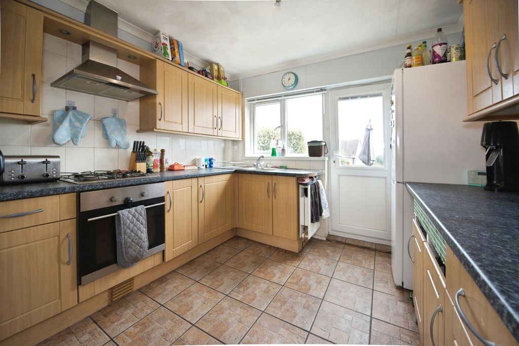 Property photo 3 of 20 Kitchen
