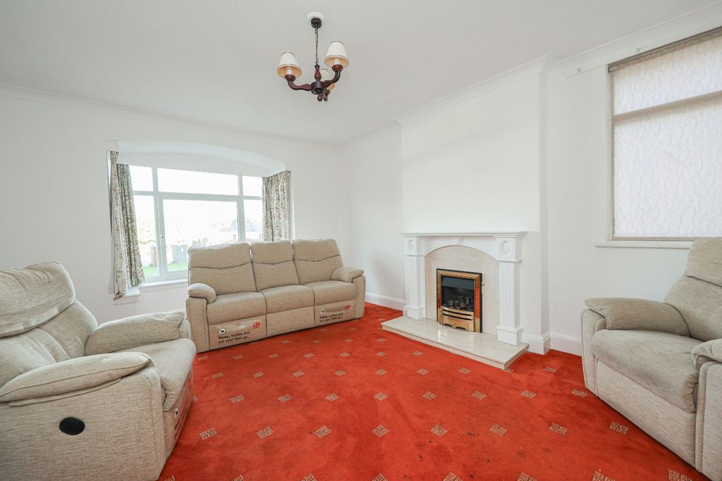 Property photo 3 of 19 4620094