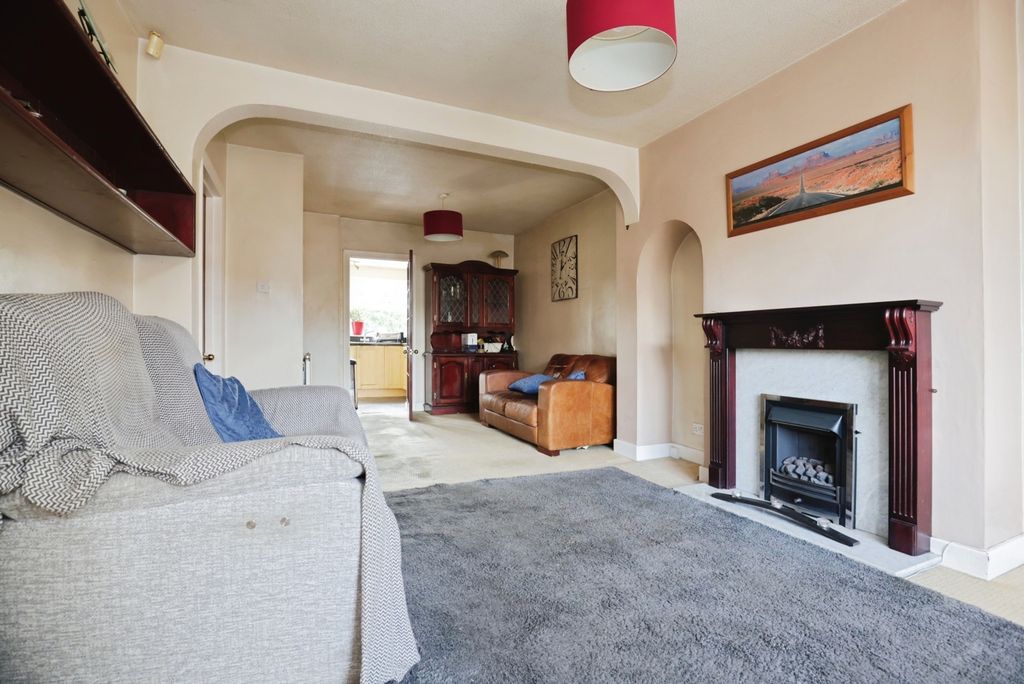 Property photo 2 of 17 Photo