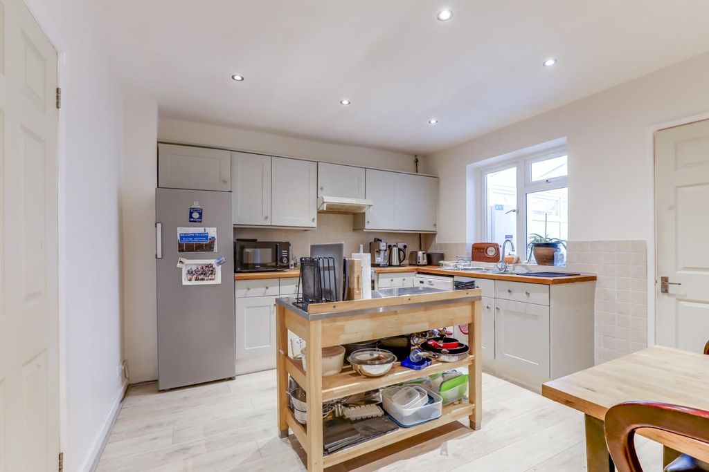 Property photo 3 of 13 Kitchen/Dining Room