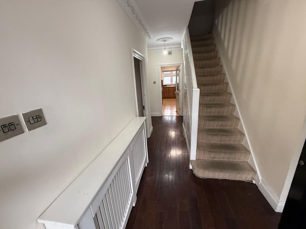 Property photo 2 of 25 Photo 14