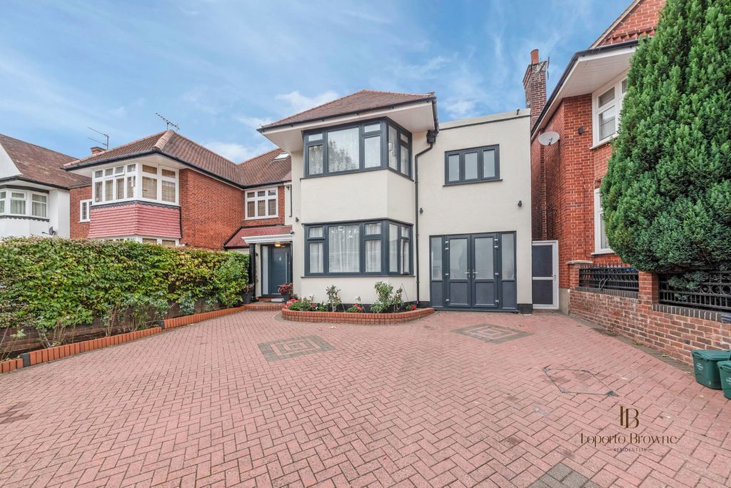 Property photo 1 of 44