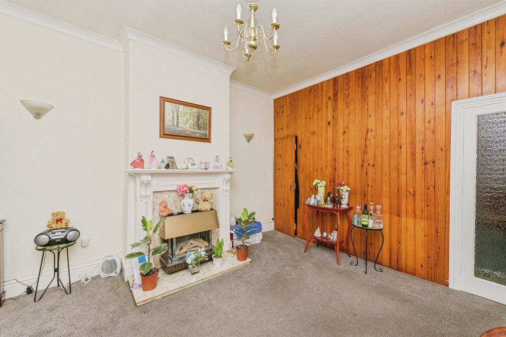 Property photo 2 of 14