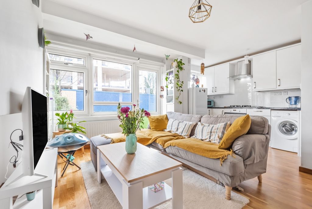 Property photo 1 of 7 817336 (2)