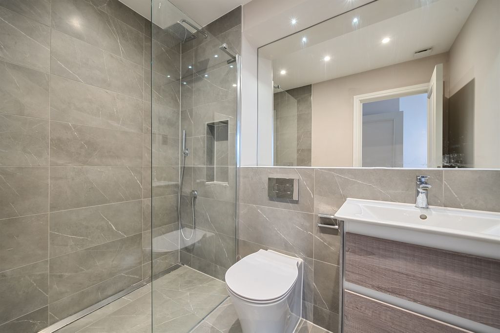 Additional image 9 of 2 bed flat for saleUplands Park Road, Enfield EN2