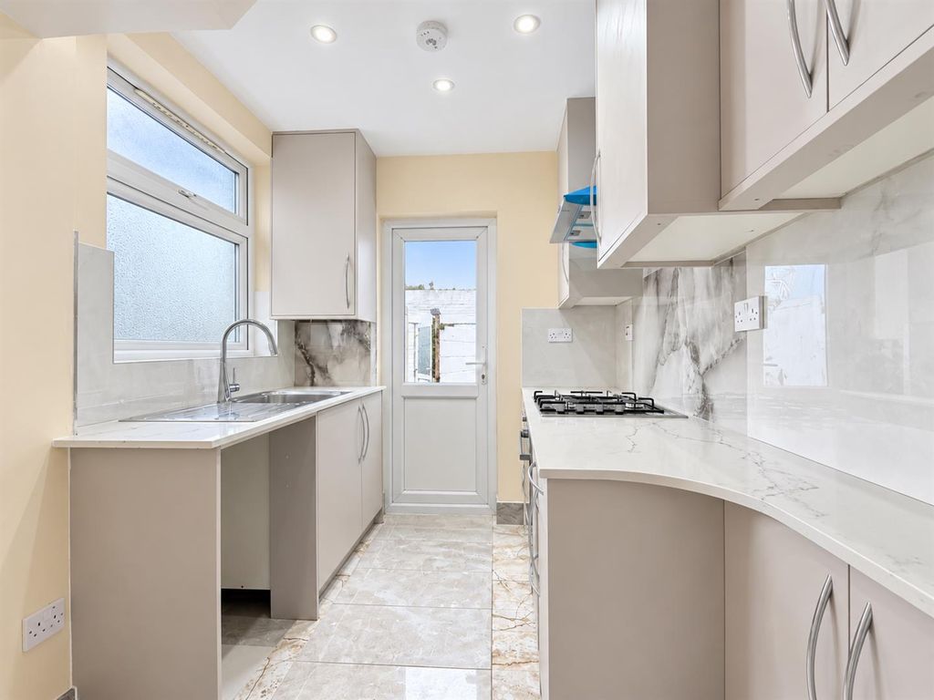 Property photo 2 of 7 Bright Modern Galley Kitchen.Png