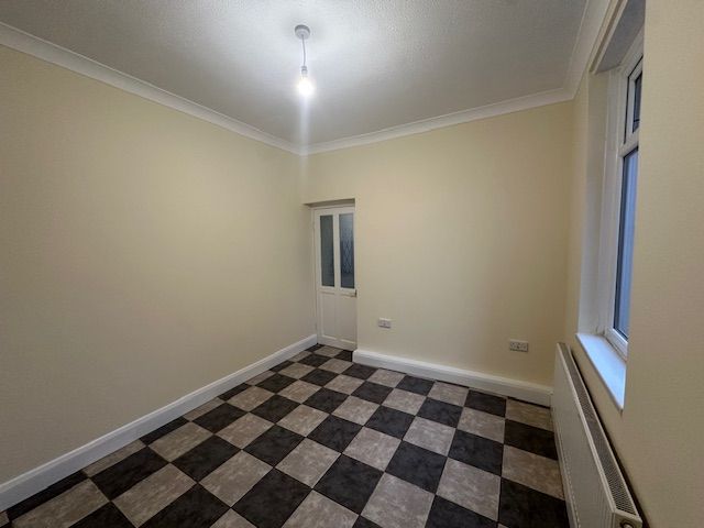 Property photo 3 of 12 Dining Room