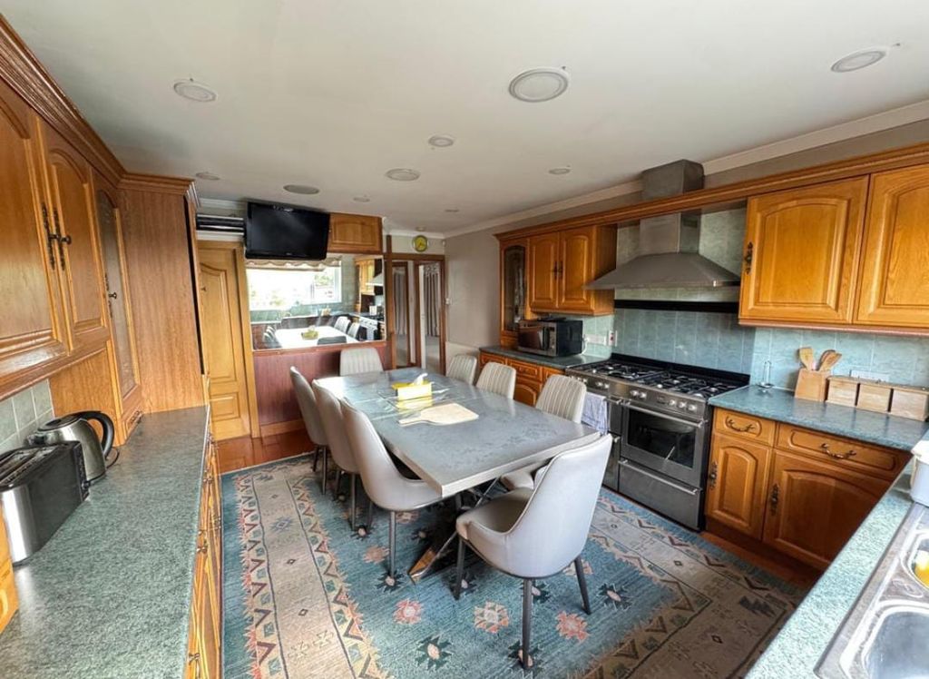 Property photo 3 of 4