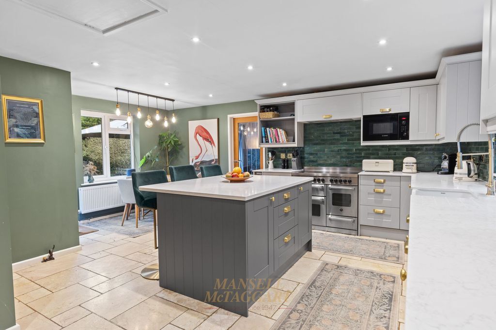 Property photo 3 of 19