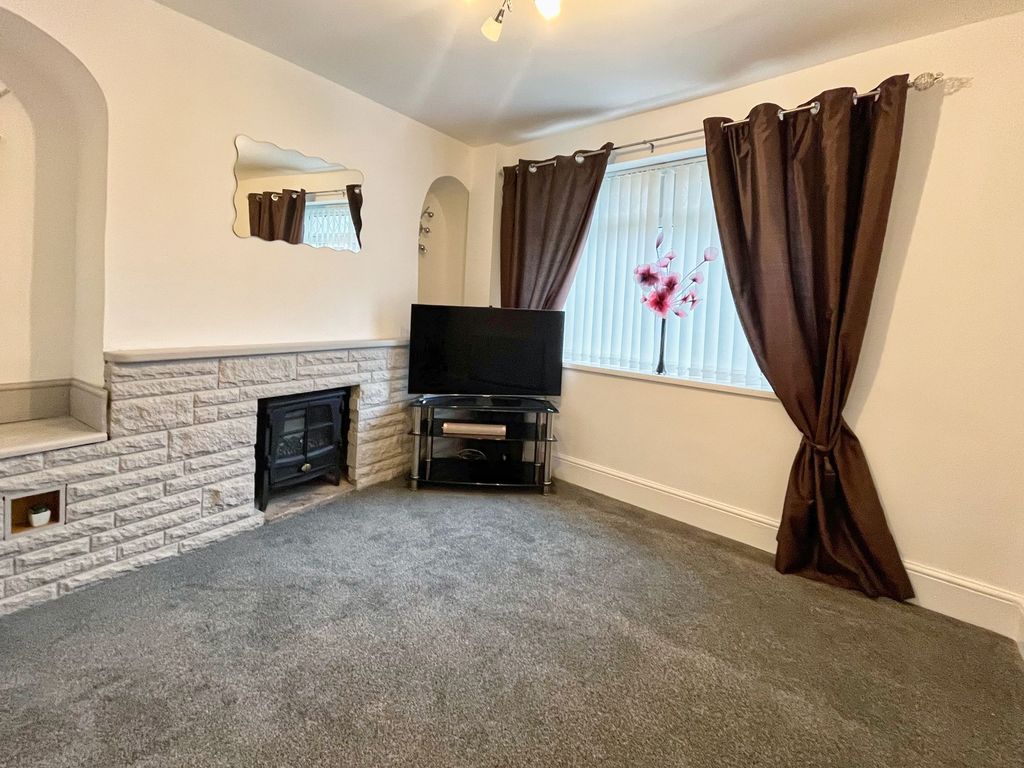 Property photo 2 of 23