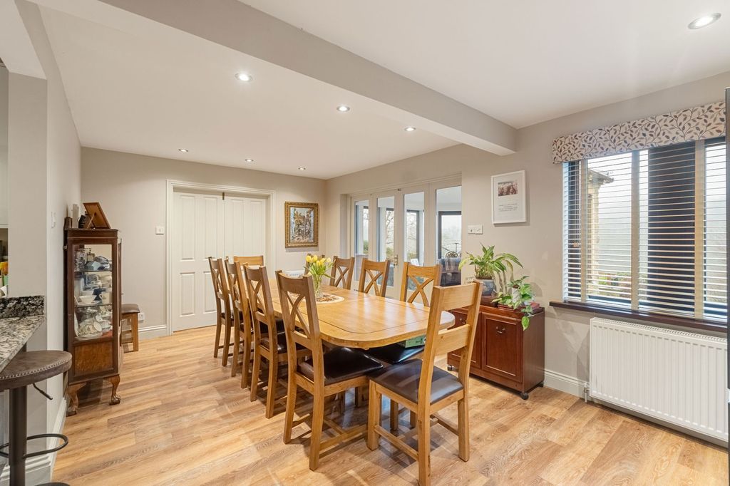 Property photo 3 of 26