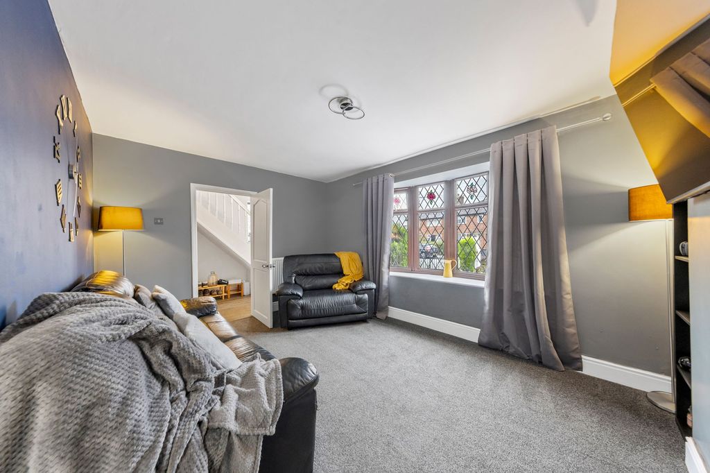 Property photo 2 of 21