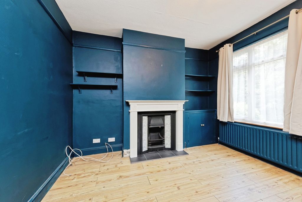 Property photo 3 of 16 Pbox-Img.Jpg