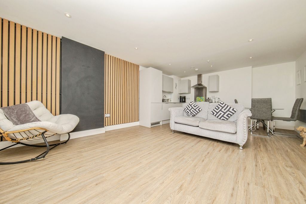 Property photo 2 of 12 Pbox-Img.Jpg