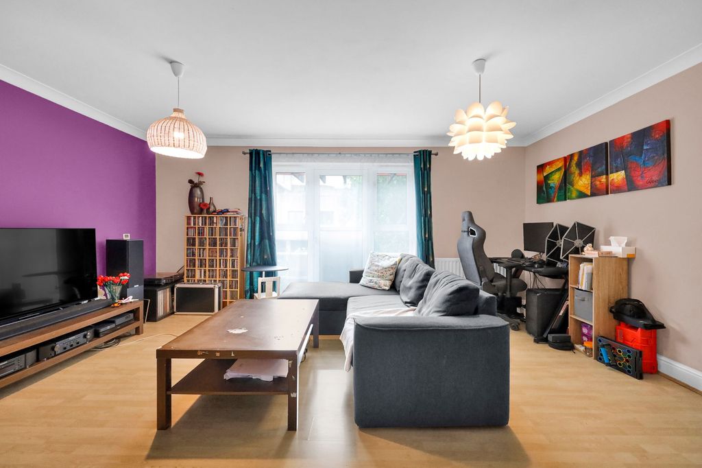 Property photo 1 of 12