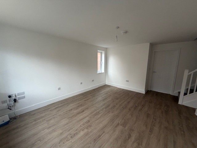 Property photo 2 of 11 Living Room