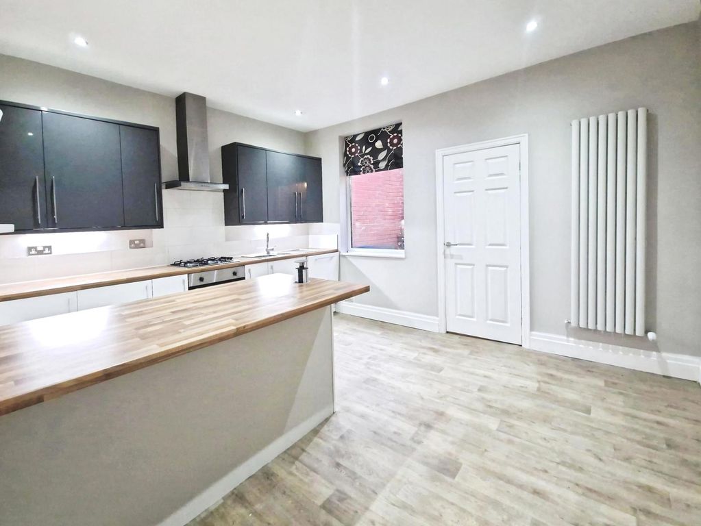 Property photo 2 of 16 Pbox-Img.Jpg