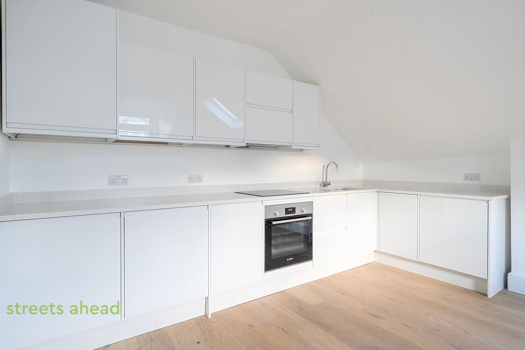 Property photo 3 of 14 28Bec754-F705-466...