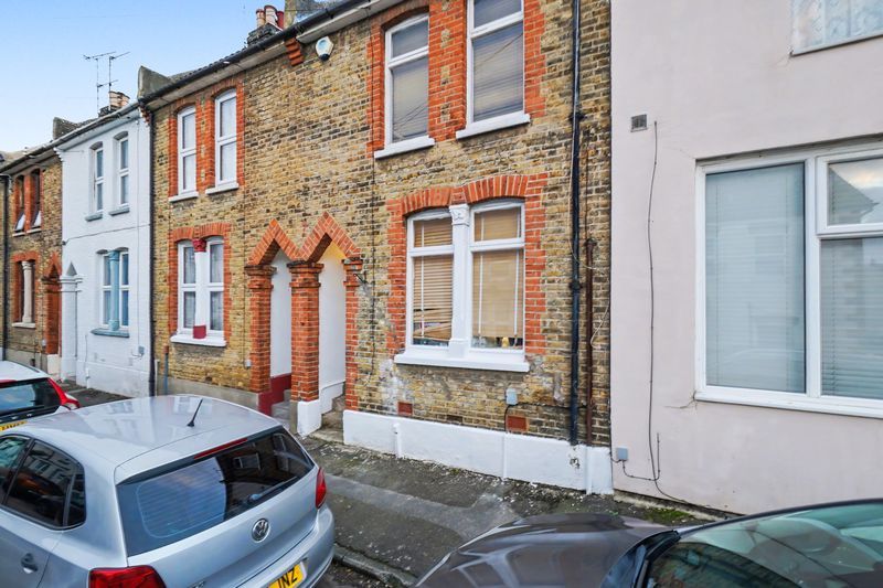 Property photo 1 of 9 Photo 8