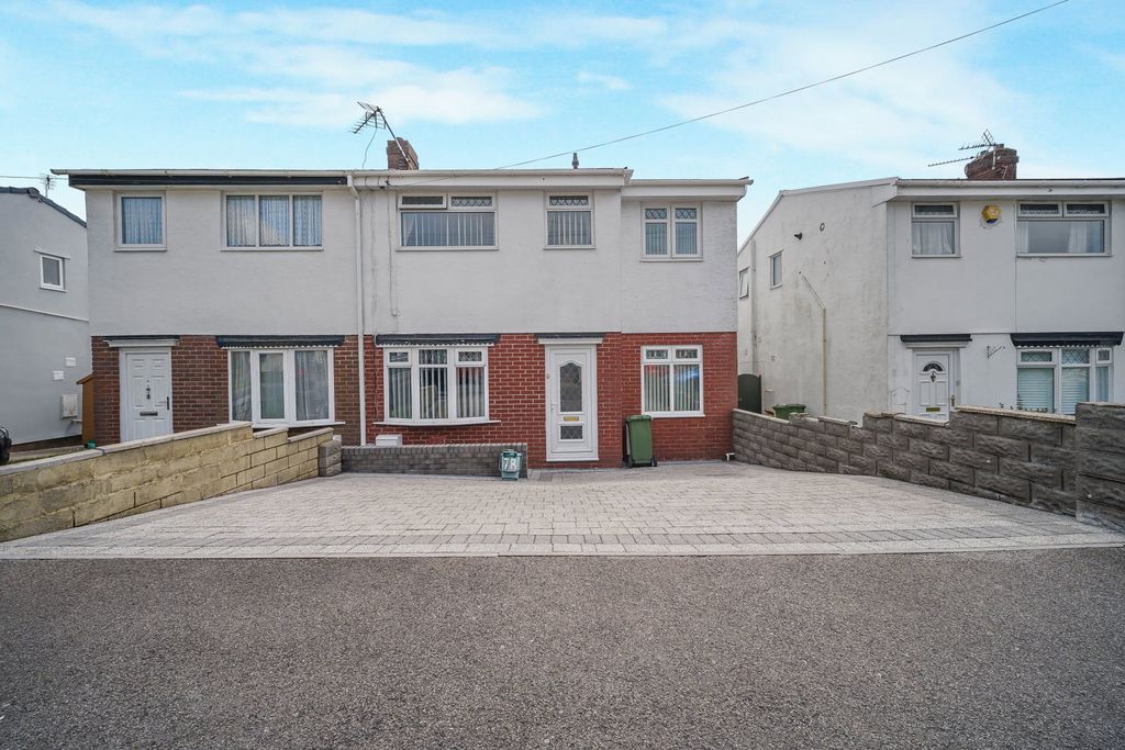 Property photo 1 of 25