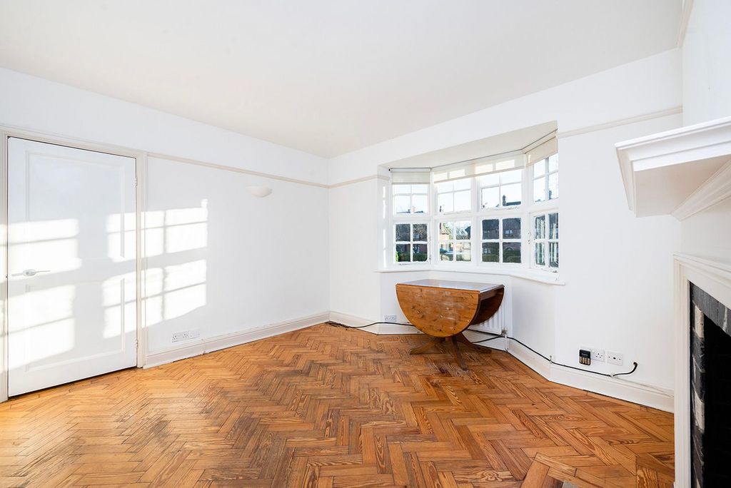 Property photo 3 of 10 Photo 3