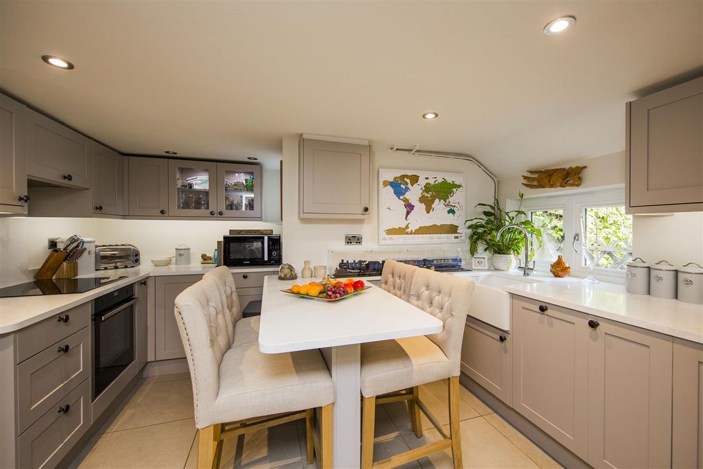 Property photo 3 of 41 Kitchen