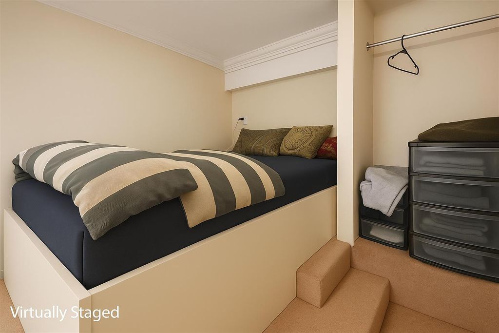 Property photo 2 of 6 Flat 2 64 Room.Png