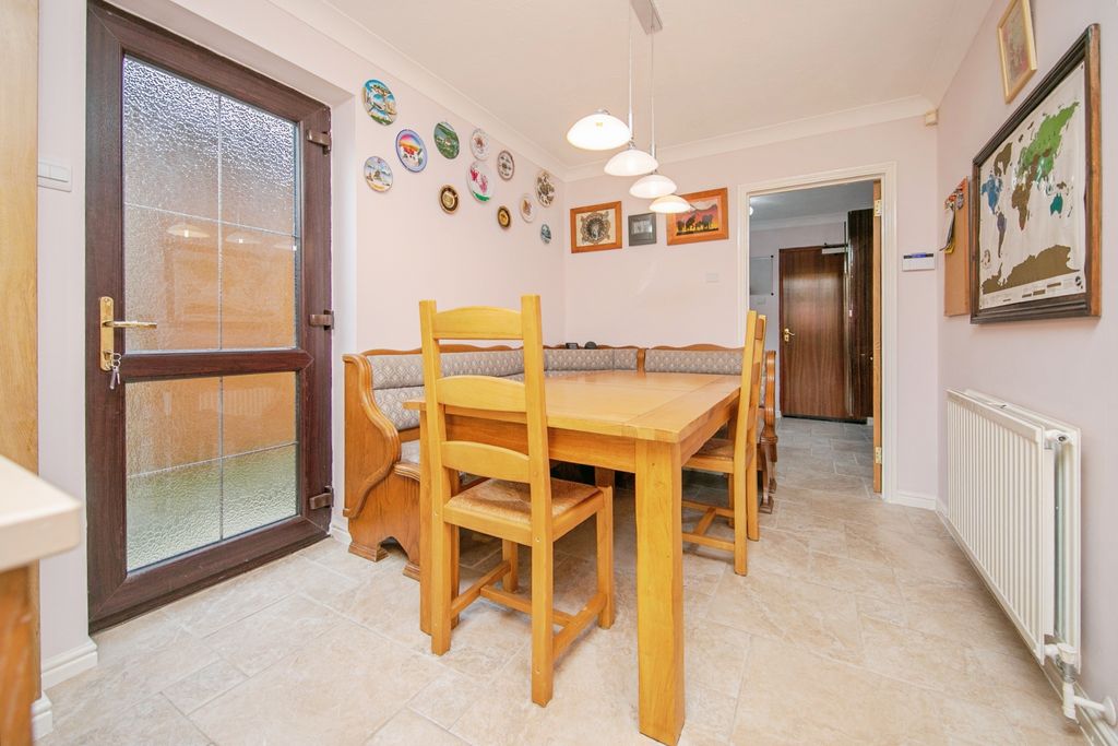Additional image 9 of 4 bed detached house for saleLeas Road, Clacton-On-Sea CO15