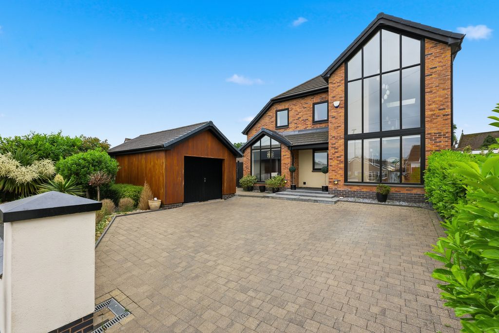 Property photo 2 of 34