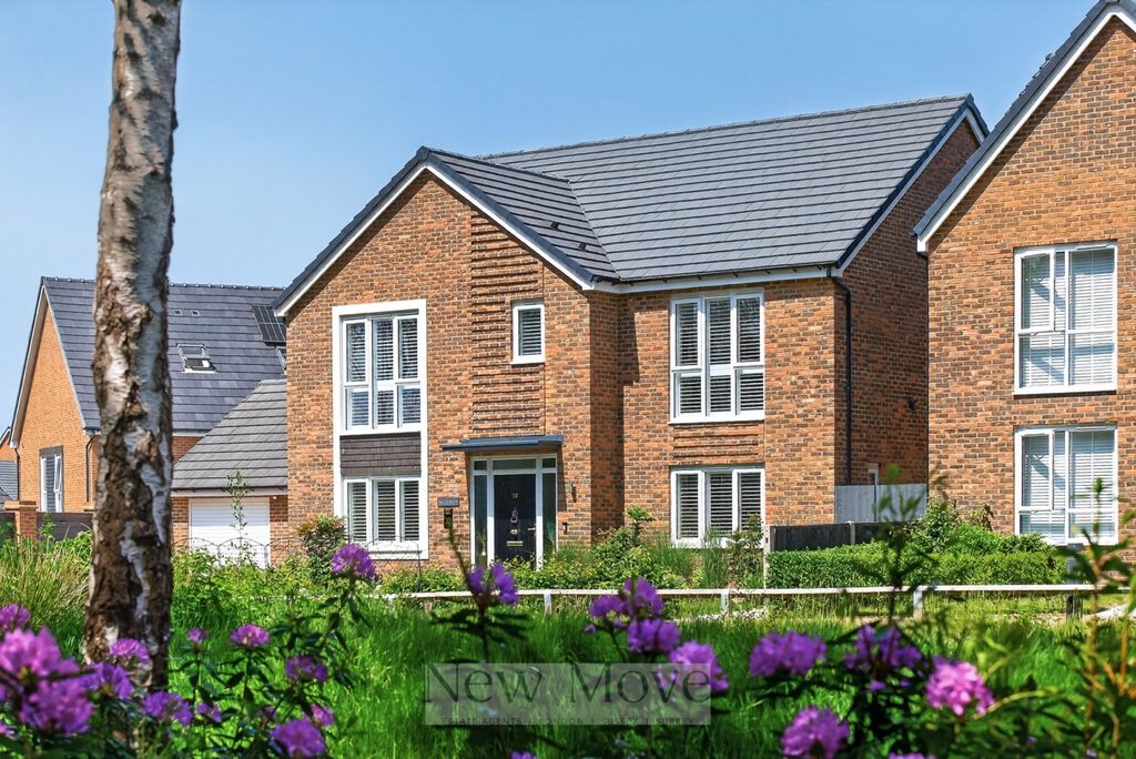 Property photo 1 of 34 5 Bed New Build Copthorne