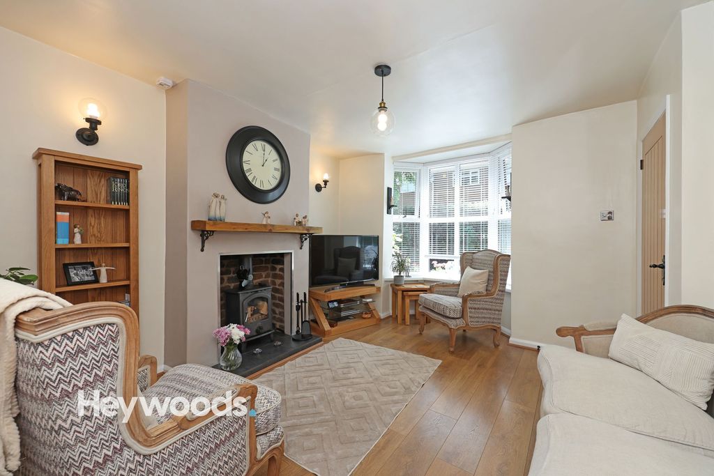 Property photo 2 of 27