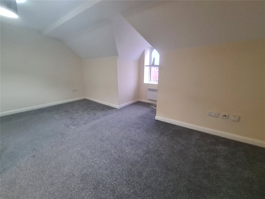 Property photo 2 of 7 Picture No. 12