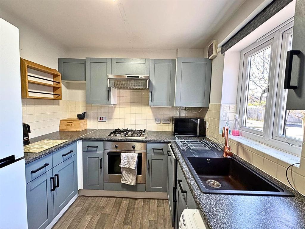 Property photo 2 of 14 Kitchen