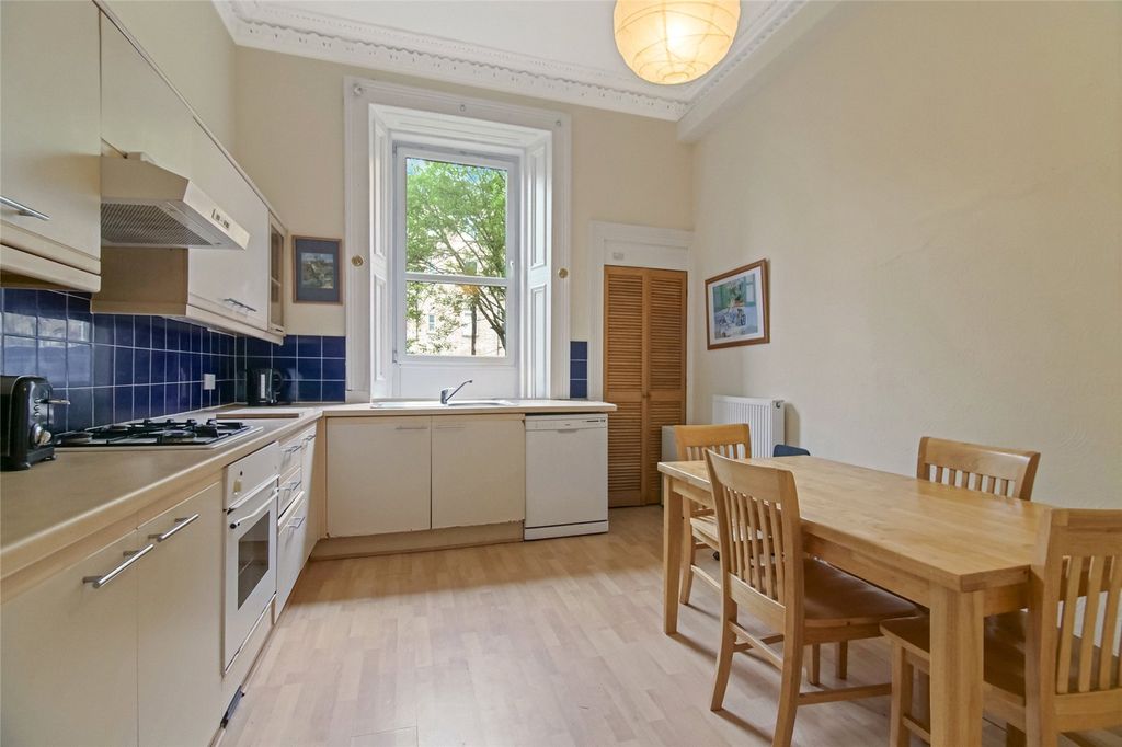 Property photo 3 of 21 Picture No. 12