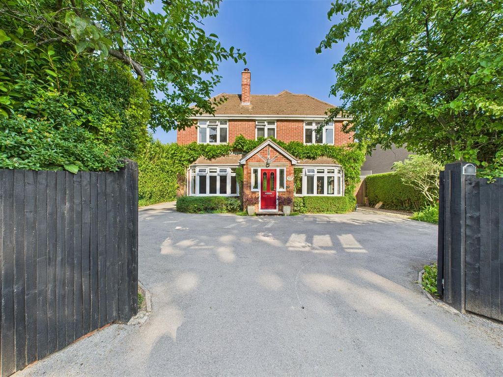 Property photo 1 of 20 4 Bedroom Detached For Sale