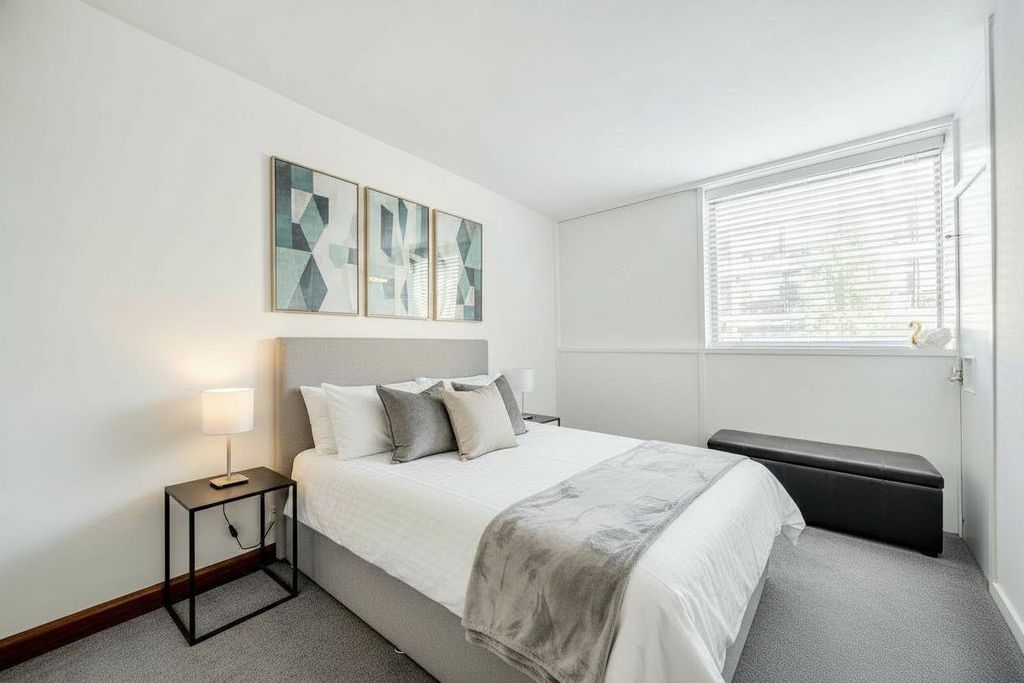 Property photo 3 of 8 Picture No. 18