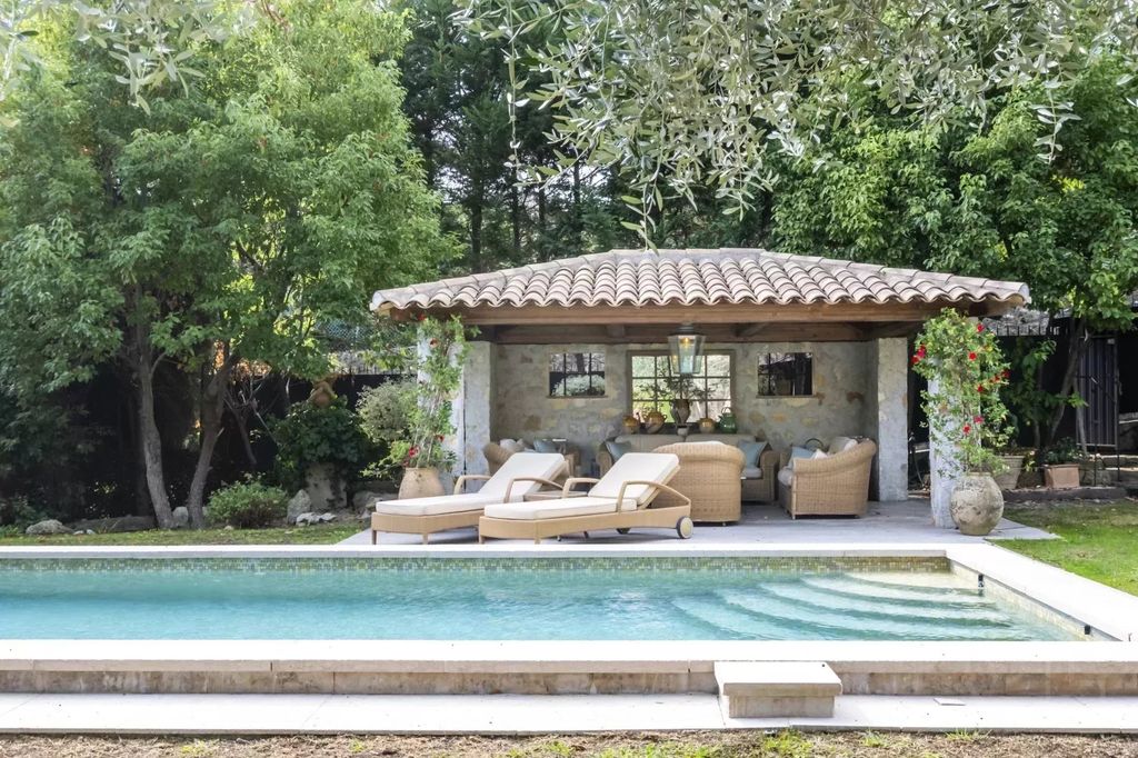 Property photo 3 of 25