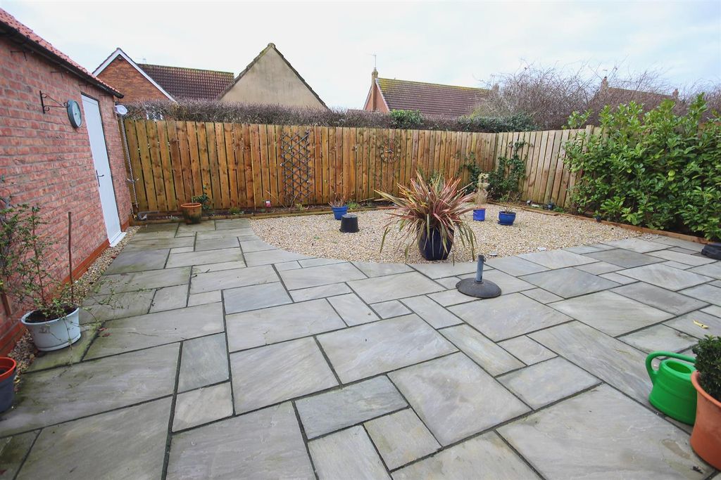 Property photo 3 of 23 Outside