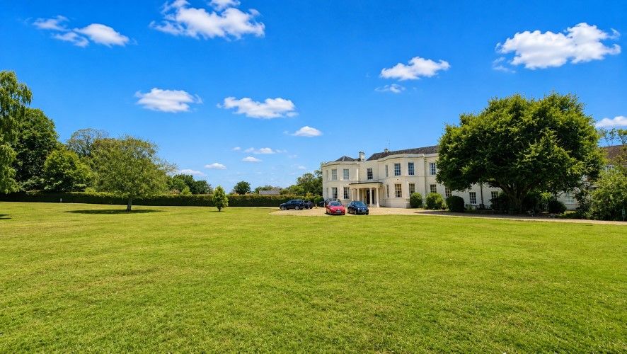 Property photo 2 of 32
