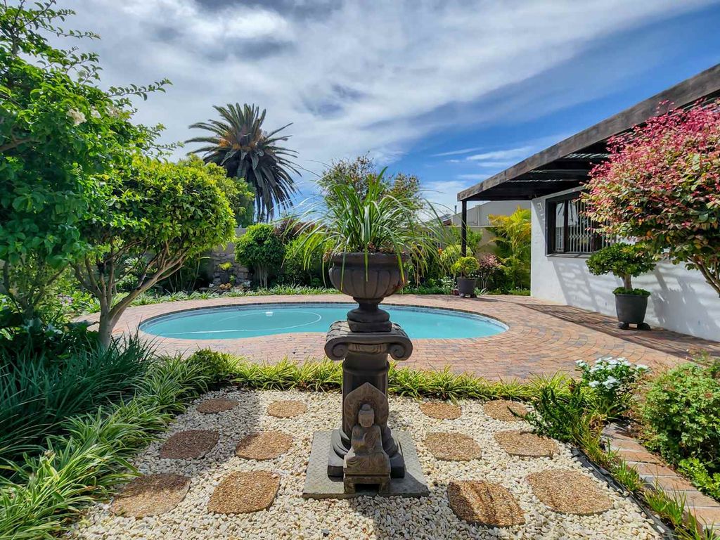 Property photo 1 of 29