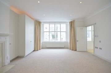 Property photo 2 of 11 Master Bedroom 