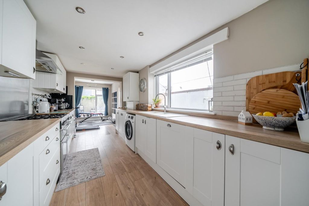 Property photo 1 of 14 1463427-7-6A204Da16Da9E.Jpg